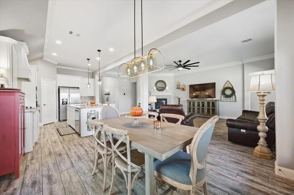 Single Family Residence For Sale in Ellis County , 136 Sapphire Lane, Waxahachie, Texas 75165, 3 Bedroom, 2 Bathroom, 2 Garage spaces, 2,267 Sqft, built in 2019, mls#21389366, Real Estate Agent in Waxahachie, Homes For Sale in Ellis county, Homes For Sale in Waxahachie, Realtor in Waxahachie Texas, Real Estate Brokerage Independent Realty Texas, Luminita Cordes Realtor