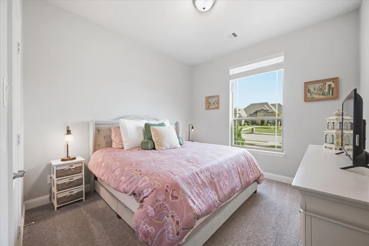Single Family Residence For Sale in Ellis County , 136 Sapphire Lane, Waxahachie, Texas 75165, 3 Bedroom, 2 Bathroom, 2 Garage spaces, 2,267 Sqft, built in 2019, mls#21389366, Real Estate Agent in Waxahachie, Homes For Sale in Ellis county, Homes For Sale in Waxahachie, Realtor in Waxahachie Texas, Real Estate Brokerage Independent Realty Texas, Luminita Cordes Realtor