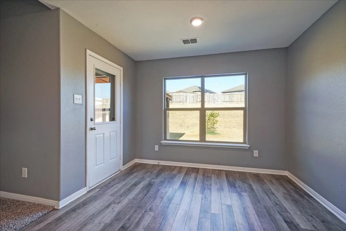Single Family Residence For Sale in Wise County , 119 Barbwire Way, Newark, Texas 76071, 3 Bedroom, 2 Bathroom, 2 Garage spaces, 1,379 Sqft, built in 2020, mls#21388591, Real Estate Agent in Newark, Homes For Sale in Wise county, Homes For Sale in Newark, Realtor in Newark Texas, Real Estate Brokerage Independent Realty Texas, Luminita Cordes Realtor