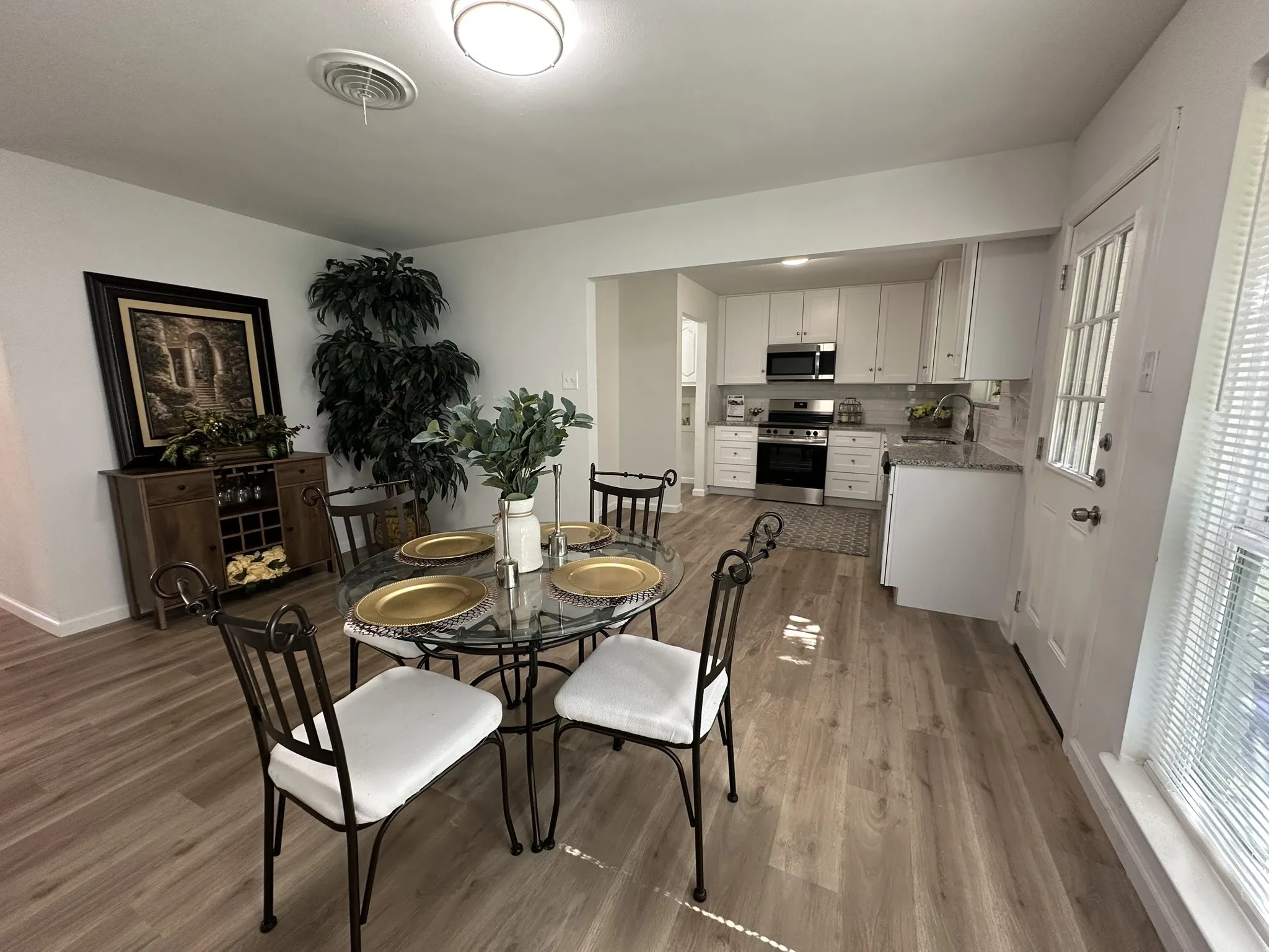 Single Family Residence For Rent in Dallas County , 509 Dover Drive, Richardson, Texas 75080, 3 Bedroom, 2 Bathroom, 2 Garage spaces, 1,216 Sqft, built in 1958, mls#21389365, Real Estate Agent in Richardson, Homes For Rent in Dallas county, Homes For Rent in Richardson, Realtor in Richardson Texas, Real Estate Brokerage Independent Realty Texas, Luminita Cordes Realtor