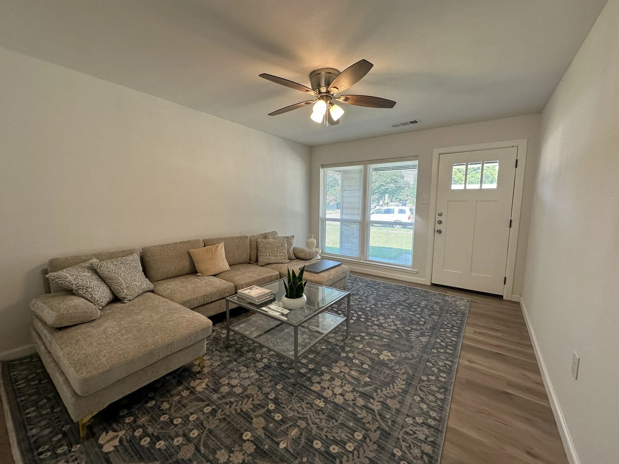 Single Family Residence For Rent in Dallas County , 509 Dover Drive, Richardson, Texas 75080, 3 Bedroom, 2 Bathroom, 2 Garage spaces, 1,216 Sqft, built in 1958, mls#21389365, Real Estate Agent in Richardson, Homes For Rent in Dallas county, Homes For Rent in Richardson, Realtor in Richardson Texas, Real Estate Brokerage Independent Realty Texas, Luminita Cordes Realtor