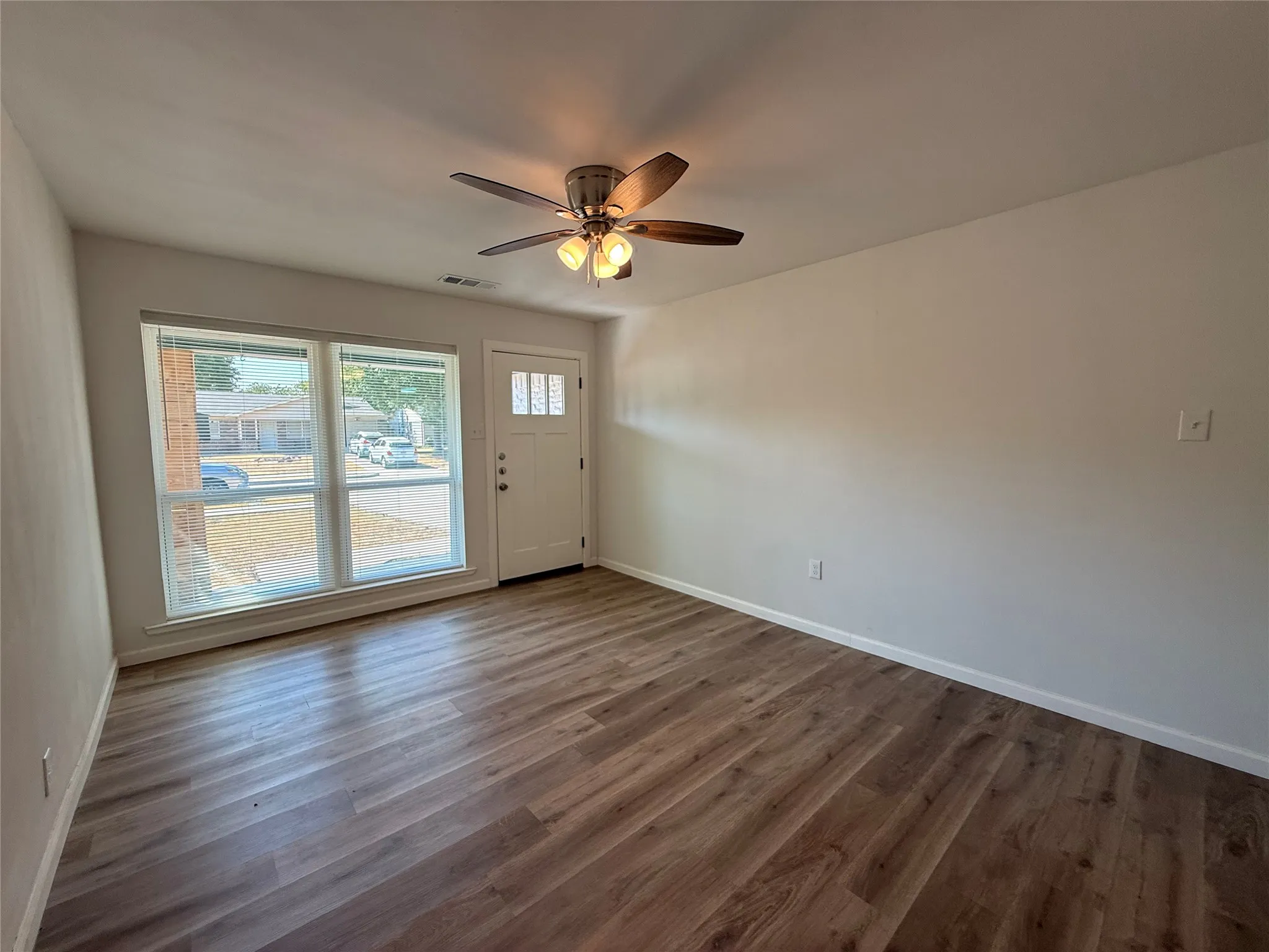 Single Family Residence For Rent in Dallas County , 509 Dover Drive, Richardson, Texas 75080, 3 Bedroom, 2 Bathroom, 2 Garage spaces, 1,216 Sqft, built in 1958, mls#21389365, Real Estate Agent in Richardson, Homes For Rent in Dallas county, Homes For Rent in Richardson, Realtor in Richardson Texas, Real Estate Brokerage Independent Realty Texas, Luminita Cordes Realtor