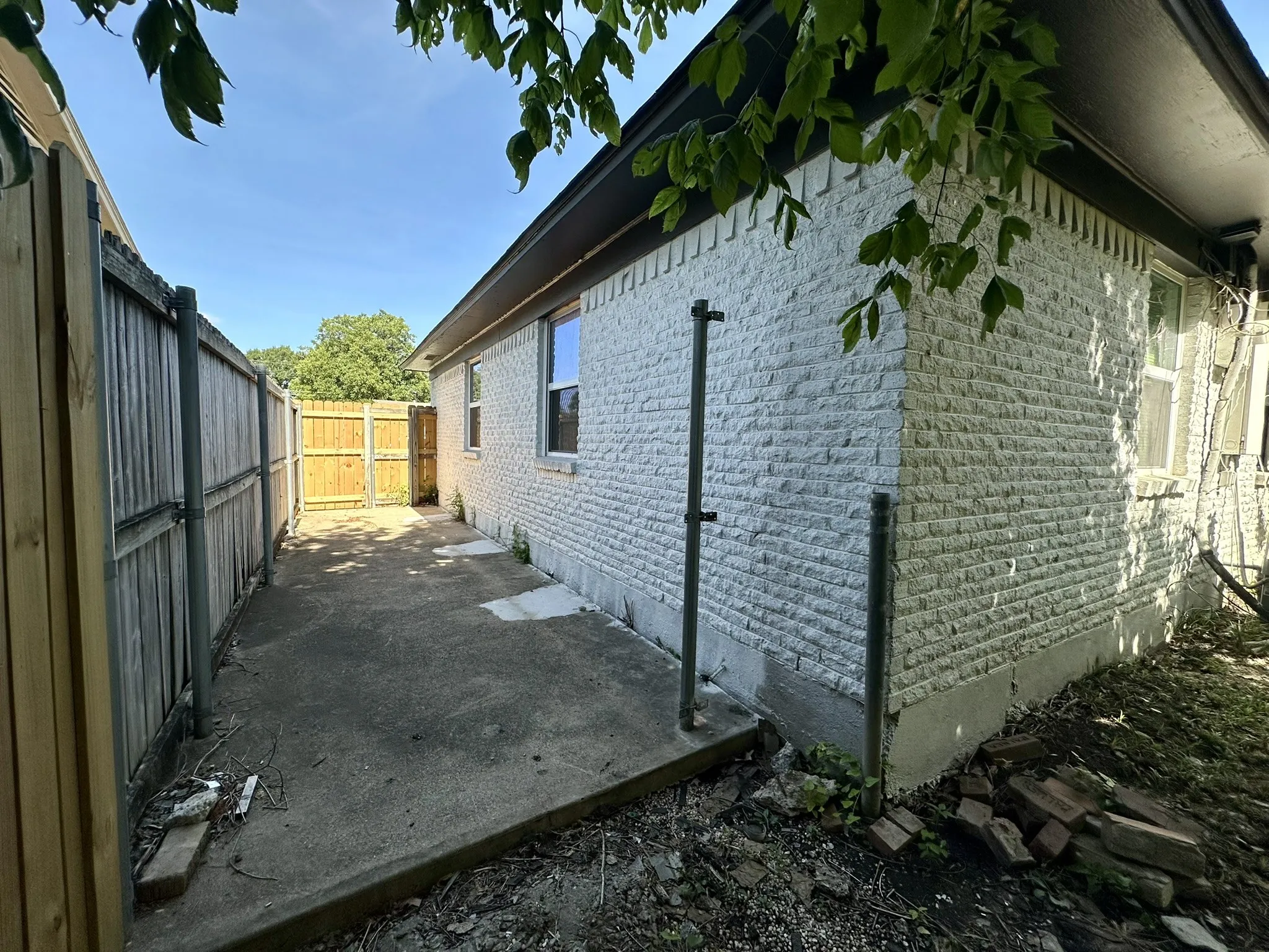 Single Family Residence For Rent in Dallas County , 509 Dover Drive, Richardson, Texas 75080, 3 Bedroom, 2 Bathroom, 2 Garage spaces, 1,216 Sqft, built in 1958, mls#21389365, Real Estate Agent in Richardson, Homes For Rent in Dallas county, Homes For Rent in Richardson, Realtor in Richardson Texas, Real Estate Brokerage Independent Realty Texas, Luminita Cordes Realtor
