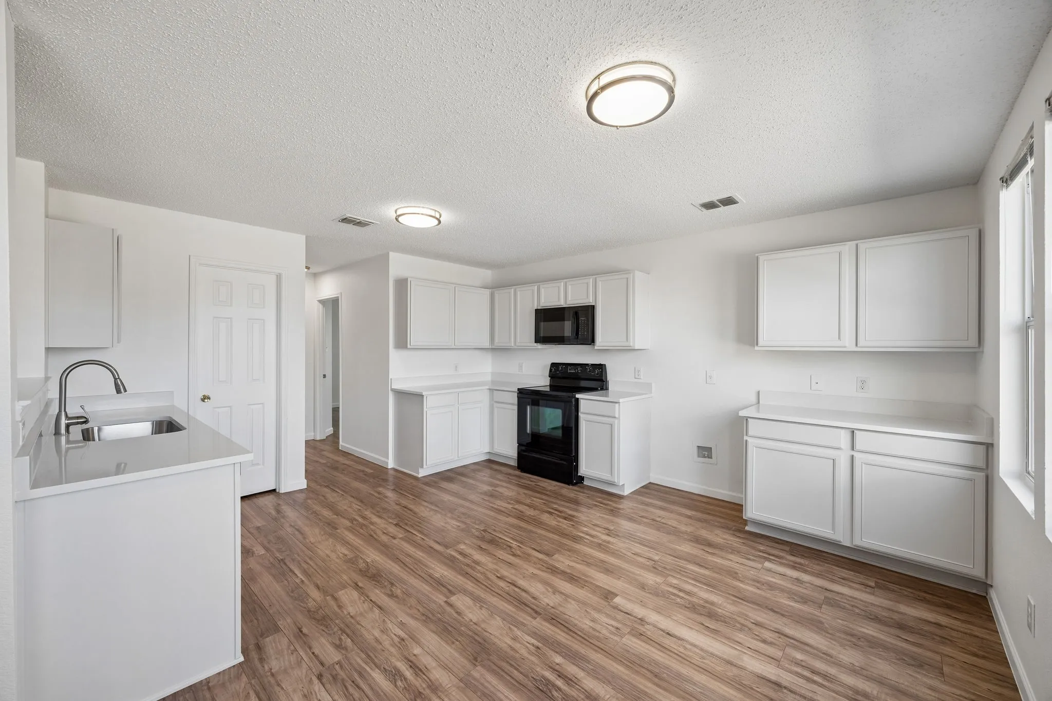 Single Family Residence For Rent in Denton County , 1721 Spyglass Drive, Little Elm, Texas 75068, 4 Bedroom, 3 Bathroom, 2 Garage spaces, 2,569 Sqft, built in 2004, mls#21388439, Real Estate Agent in Little Elm, Homes For Rent in Denton county, Homes For Rent in Little Elm, Realtor in Little Elm Texas, Real Estate Brokerage Independent Realty Texas, Luminita Cordes Realtor