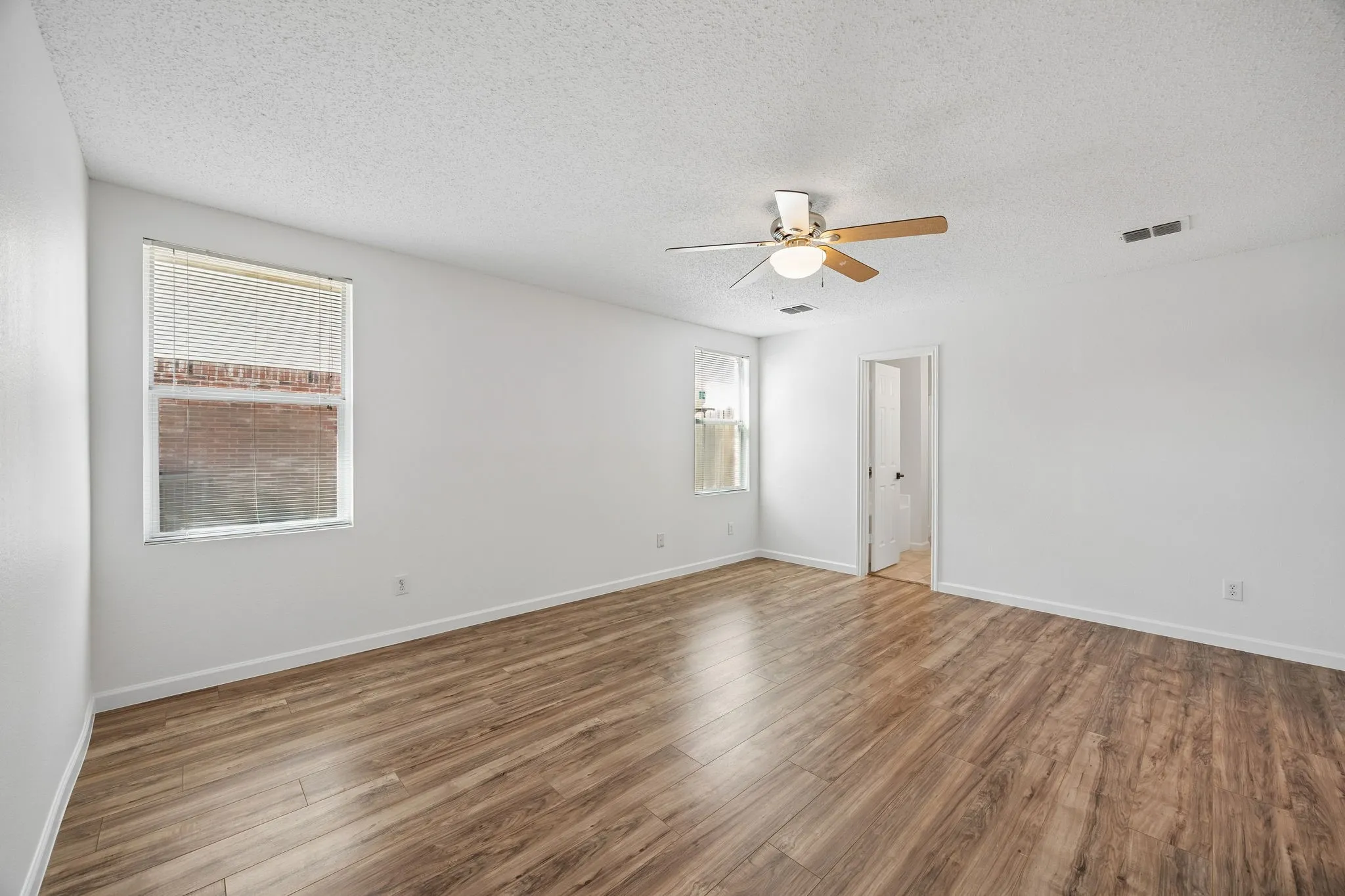Single Family Residence For Rent in Denton County , 1721 Spyglass Drive, Little Elm, Texas 75068, 4 Bedroom, 3 Bathroom, 2 Garage spaces, 2,569 Sqft, built in 2004, mls#21388439, Real Estate Agent in Little Elm, Homes For Rent in Denton county, Homes For Rent in Little Elm, Realtor in Little Elm Texas, Real Estate Brokerage Independent Realty Texas, Luminita Cordes Realtor