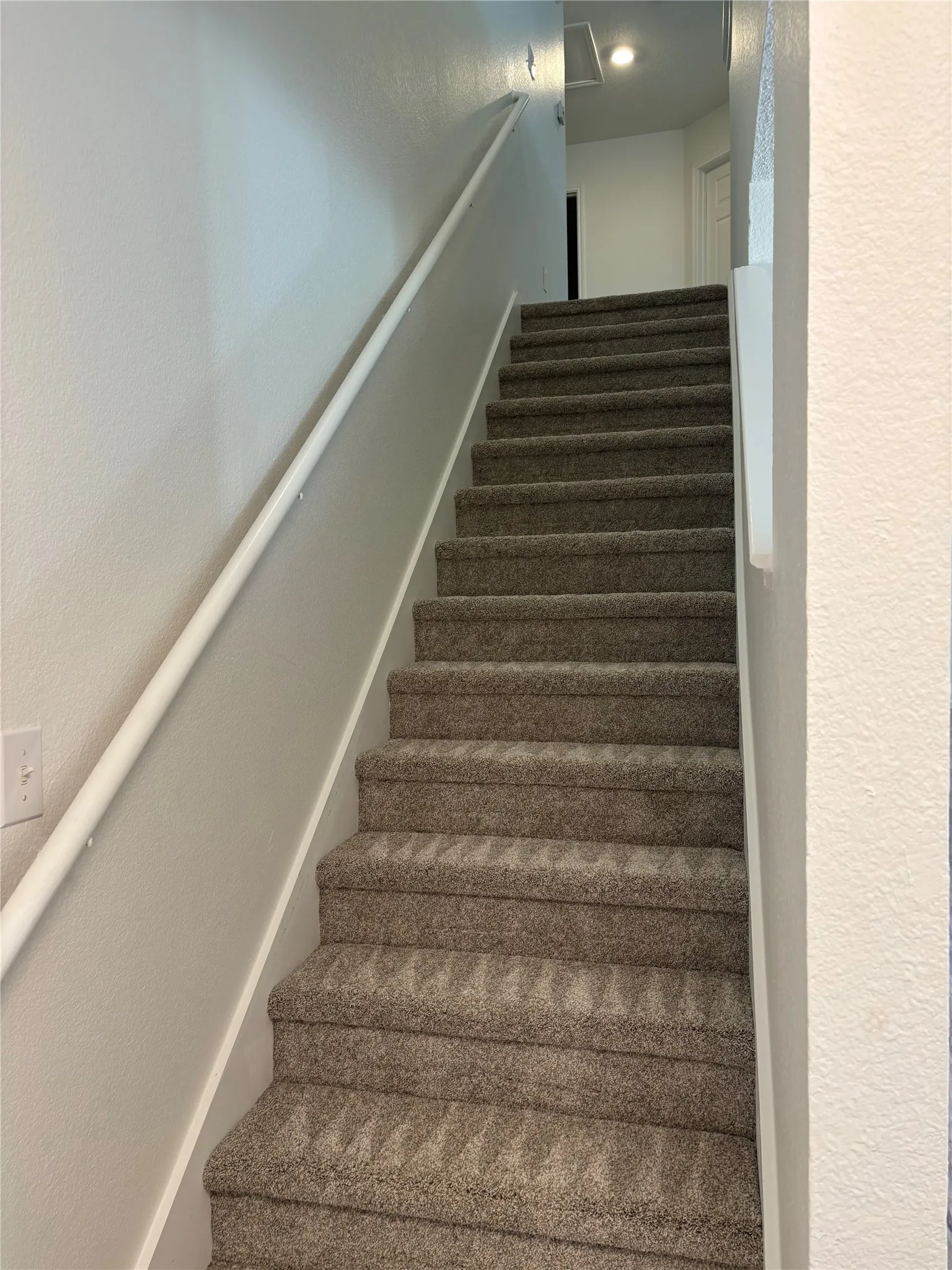 Single Family Residence For Rent in Denton County , 1721 Spyglass Drive, Little Elm, Texas 75068, 4 Bedroom, 3 Bathroom, 2 Garage spaces, 2,569 Sqft, built in 2004, mls#21388439, Real Estate Agent in Little Elm, Homes For Rent in Denton county, Homes For Rent in Little Elm, Realtor in Little Elm Texas, Real Estate Brokerage Independent Realty Texas, Luminita Cordes Realtor