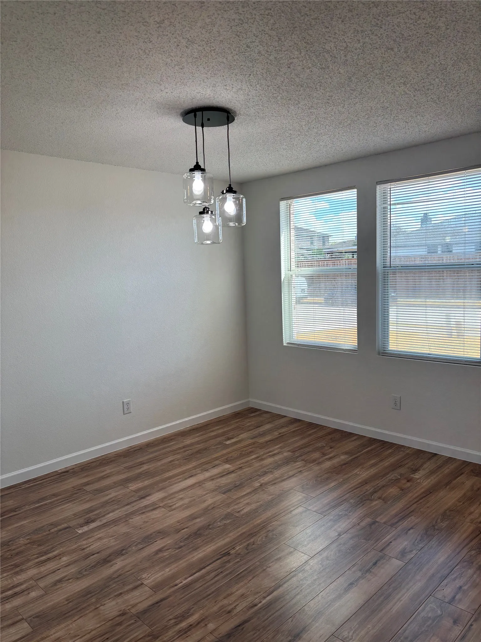 Single Family Residence For Rent in Denton County , 1721 Spyglass Drive, Little Elm, Texas 75068, 4 Bedroom, 3 Bathroom, 2 Garage spaces, 2,569 Sqft, built in 2004, mls#21388439, Real Estate Agent in Little Elm, Homes For Rent in Denton county, Homes For Rent in Little Elm, Realtor in Little Elm Texas, Real Estate Brokerage Independent Realty Texas, Luminita Cordes Realtor