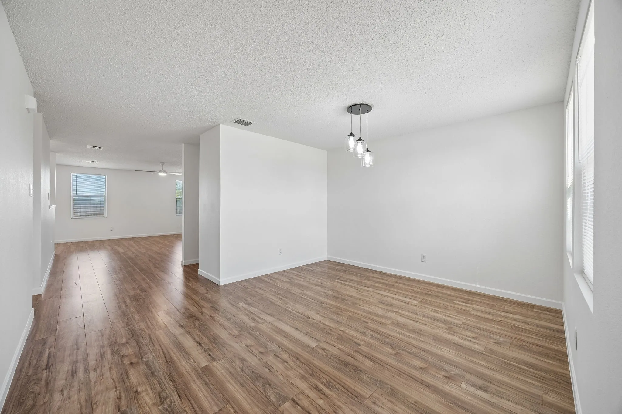 Single Family Residence For Rent in Denton County , 1721 Spyglass Drive, Little Elm, Texas 75068, 4 Bedroom, 3 Bathroom, 2 Garage spaces, 2,569 Sqft, built in 2004, mls#21388439, Real Estate Agent in Little Elm, Homes For Rent in Denton county, Homes For Rent in Little Elm, Realtor in Little Elm Texas, Real Estate Brokerage Independent Realty Texas, Luminita Cordes Realtor