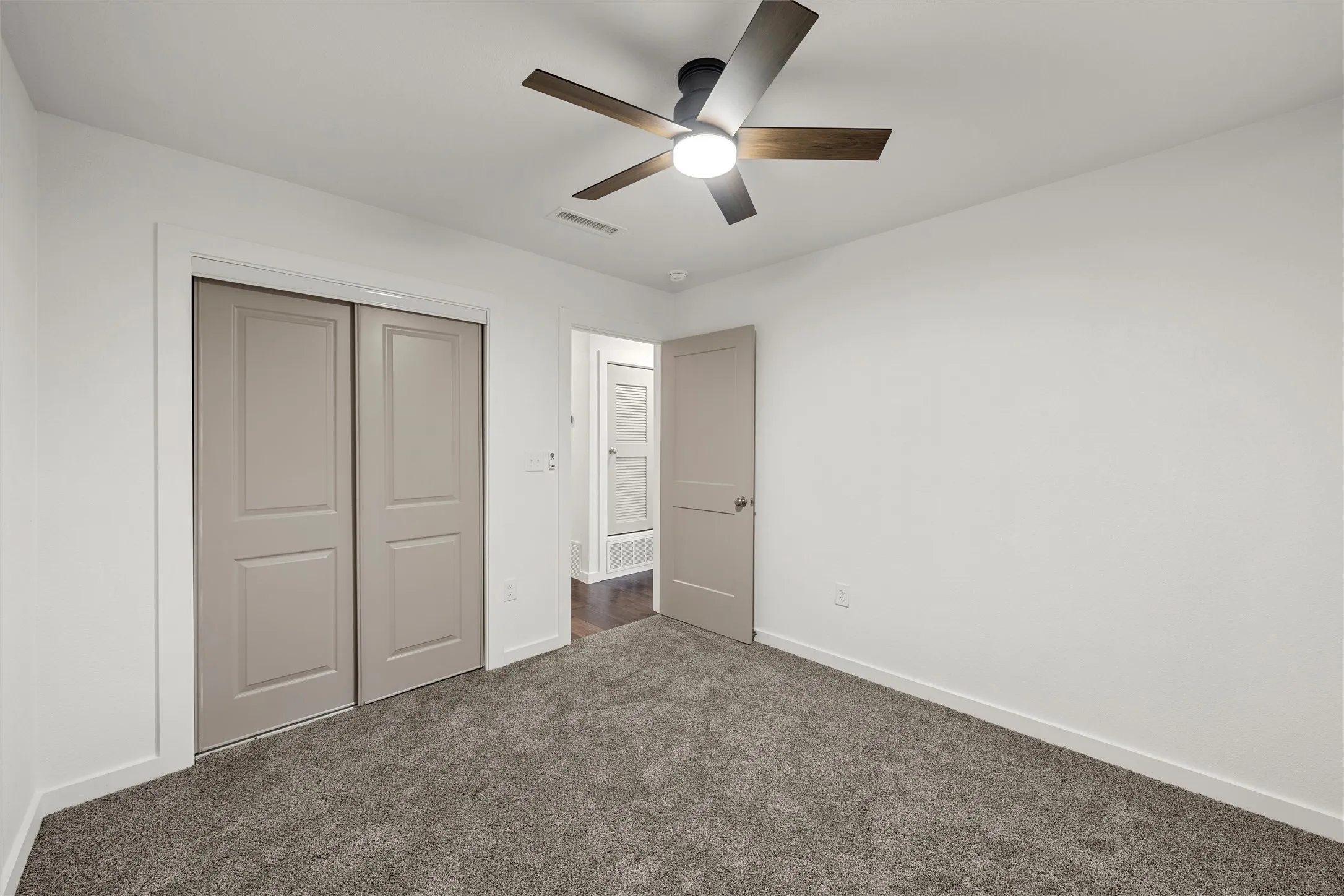 Single Family Residence For Sale in Mc Lennan County , 121 E Dawn Drive, Robinson, Texas 76706, 3 Bedroom, 2 Bathroom, 2 Garage spaces, 1,594 Sqft, built in 1972, mls#21389257, Real Estate Agent in Robinson, Homes For Sale in Mc Lennan county, Homes For Sale in Robinson, Realtor in Robinson Texas, Real Estate Brokerage Independent Realty Texas, Luminita Cordes Realtor