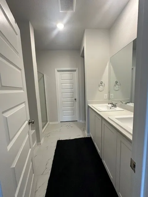 Single Family Residence For Rent in Collin County , 516 Hickory Ridge, Van Alstyne, Texas 75495, 4 Bedroom, 3 Bathroom, 2 Garage spaces, 2,371 Sqft, built in 2024, mls#21386276, Real Estate Agent in Van Alstyne, Homes For Rent in Collin county, Homes For Rent in Van Alstyne, Realtor in Van Alstyne Texas, Real Estate Brokerage Independent Realty Texas, Luminita Cordes Realtor