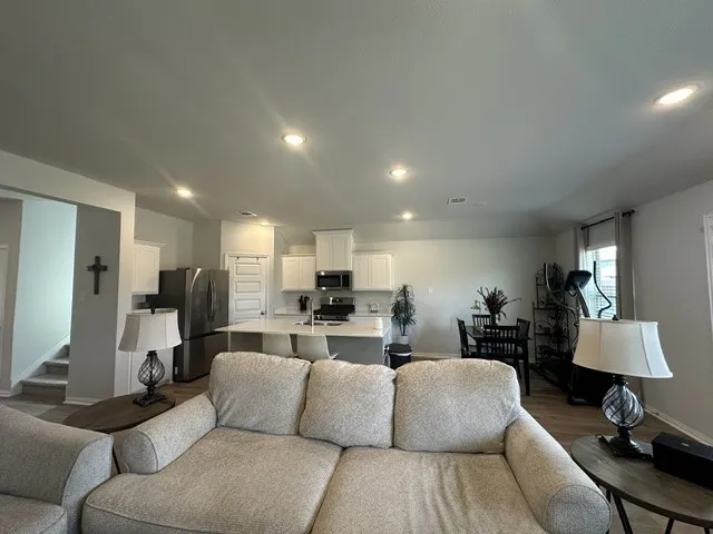 Single Family Residence For Rent in Collin County , 516 Hickory Ridge, Van Alstyne, Texas 75495, 4 Bedroom, 3 Bathroom, 2 Garage spaces, 2,371 Sqft, built in 2024, mls#21386276, Real Estate Agent in Van Alstyne, Homes For Rent in Collin county, Homes For Rent in Van Alstyne, Realtor in Van Alstyne Texas, Real Estate Brokerage Independent Realty Texas, Luminita Cordes Realtor
