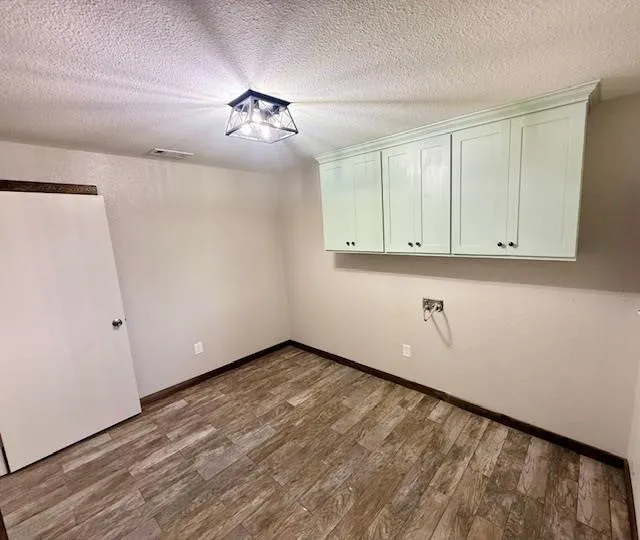 Single Family Residence For Sale in Henderson County , 22184 Old River Road, Trinidad, Texas 75163, 3 Bedroom, 2 Bathroom, Garage spaces, 2,200 Sqft, built in 1978, mls#21389377, Real Estate Agent in Trinidad, Homes For Sale in Henderson county, Homes For Sale in Trinidad, Realtor in Trinidad Texas, Real Estate Brokerage Independent Realty Texas, Luminita Cordes Realtor