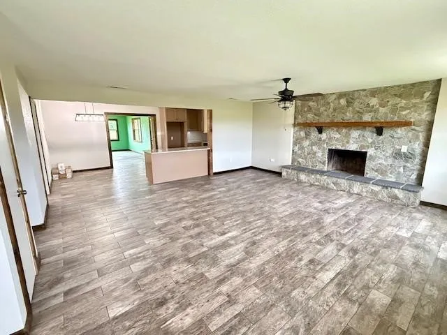Single Family Residence For Sale in Henderson County , 22184 Old River Road, Trinidad, Texas 75163, 3 Bedroom, 2 Bathroom, Garage spaces, 2,200 Sqft, built in 1978, mls#21389377, Real Estate Agent in Trinidad, Homes For Sale in Henderson county, Homes For Sale in Trinidad, Realtor in Trinidad Texas, Real Estate Brokerage Independent Realty Texas, Luminita Cordes Realtor
