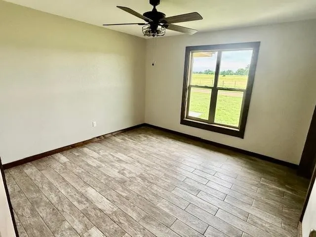 Single Family Residence For Sale in Henderson County , 22184 Old River Road, Trinidad, Texas 75163, 3 Bedroom, 2 Bathroom, Garage spaces, 2,200 Sqft, built in 1978, mls#21389377, Real Estate Agent in Trinidad, Homes For Sale in Henderson county, Homes For Sale in Trinidad, Realtor in Trinidad Texas, Real Estate Brokerage Independent Realty Texas, Luminita Cordes Realtor