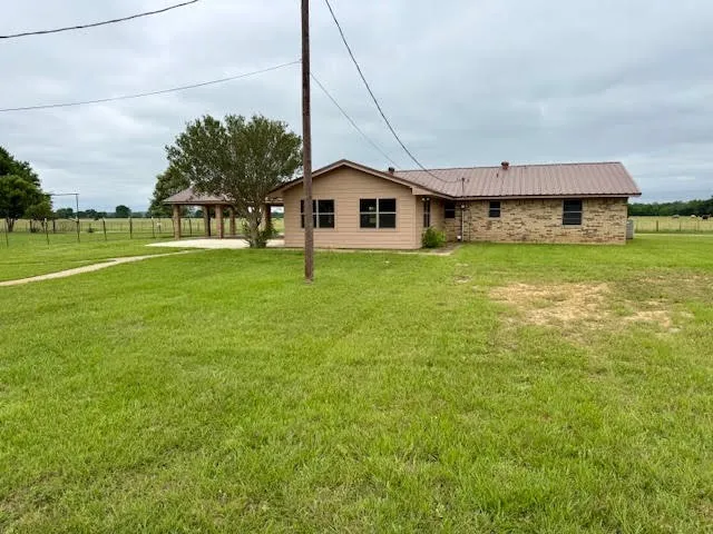 Single Family Residence For Sale in Henderson County , 22184 Old River Road, Trinidad, Texas 75163, 3 Bedroom, 2 Bathroom, Garage spaces, 2,200 Sqft, built in 1978, mls#21389377, Real Estate Agent in Trinidad, Homes For Sale in Henderson county, Homes For Sale in Trinidad, Realtor in Trinidad Texas, Real Estate Brokerage Independent Realty Texas, Luminita Cordes Realtor