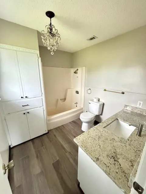 Single Family Residence For Sale in Henderson County , 22184 Old River Road, Trinidad, Texas 75163, 3 Bedroom, 2 Bathroom, Garage spaces, 2,200 Sqft, built in 1978, mls#21389377, Real Estate Agent in Trinidad, Homes For Sale in Henderson county, Homes For Sale in Trinidad, Realtor in Trinidad Texas, Real Estate Brokerage Independent Realty Texas, Luminita Cordes Realtor