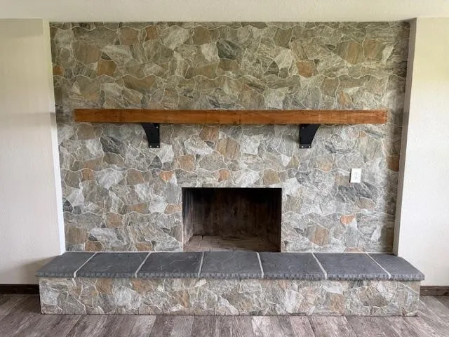 Single Family Residence For Sale in Henderson County , 22184 Old River Road, Trinidad, Texas 75163, 3 Bedroom, 2 Bathroom, Garage spaces, 2,200 Sqft, built in 1978, mls#21389377, Real Estate Agent in Trinidad, Homes For Sale in Henderson county, Homes For Sale in Trinidad, Realtor in Trinidad Texas, Real Estate Brokerage Independent Realty Texas, Luminita Cordes Realtor
