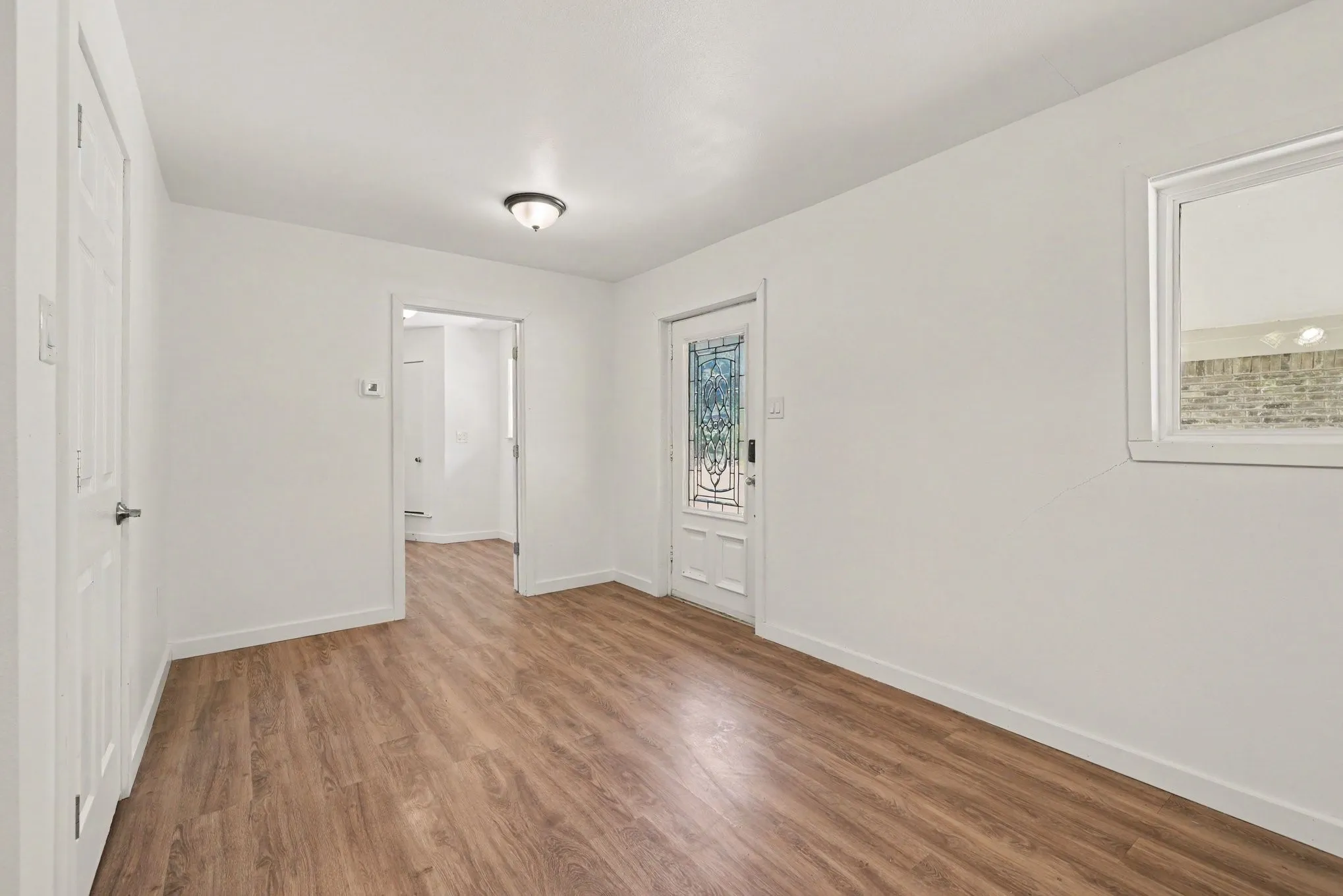 Single Family Residence For Sale in Dallas County , 4109 Keele Drive, Garland, Texas 75041, 5 Bedroom, 3 Bathroom, 2 Garage spaces, 2,630 Sqft, built in 1973, mls#21388358, Real Estate Agent in Garland, Homes For Sale in Dallas county, Homes For Sale in Garland, Realtor in Garland Texas, Real Estate Brokerage Independent Realty Texas, Luminita Cordes Realtor