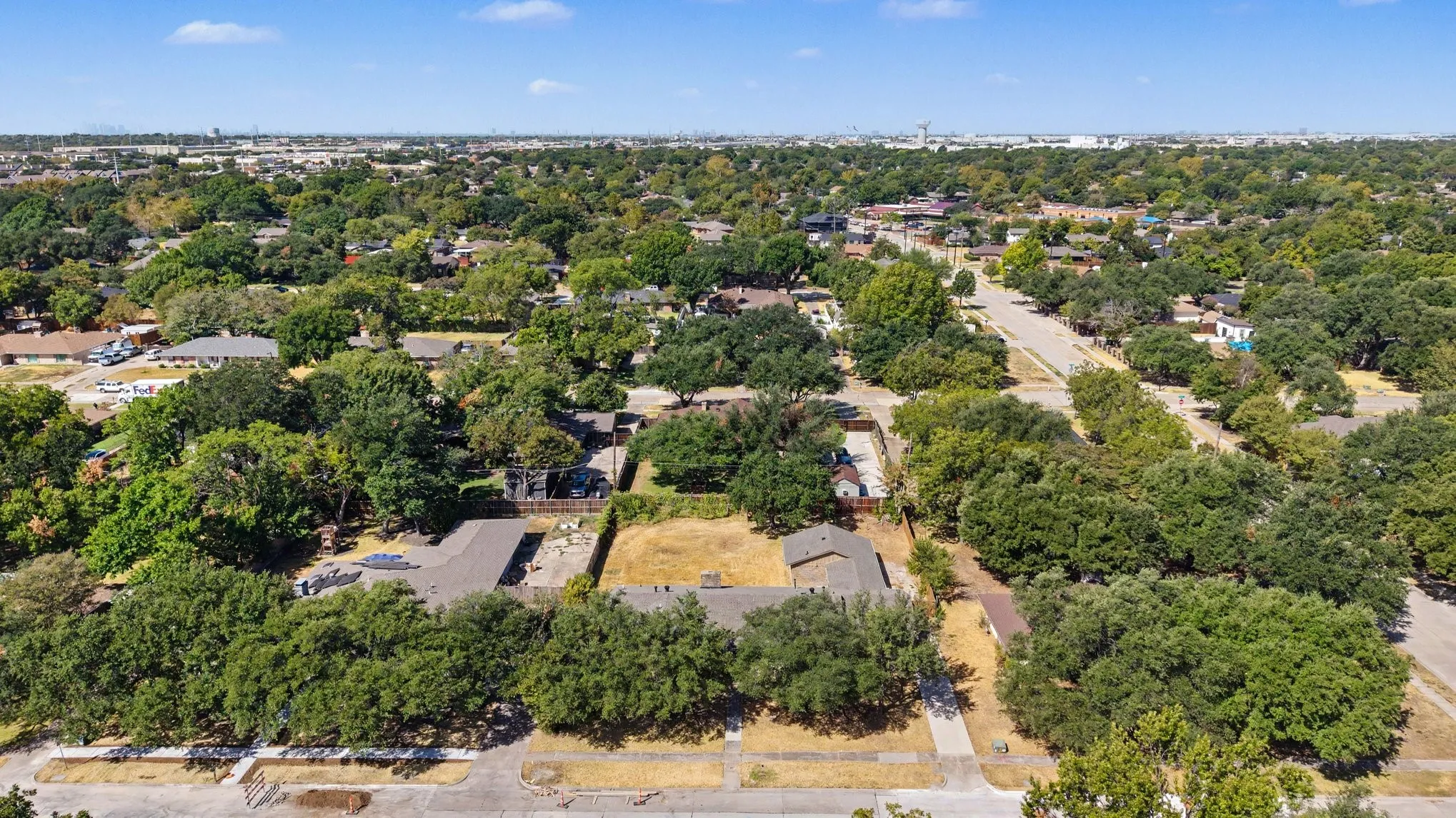 Single Family Residence For Sale in Dallas County , 4109 Keele Drive, Garland, Texas 75041, 5 Bedroom, 3 Bathroom, 2 Garage spaces, 2,630 Sqft, built in 1973, mls#21388358, Real Estate Agent in Garland, Homes For Sale in Dallas county, Homes For Sale in Garland, Realtor in Garland Texas, Real Estate Brokerage Independent Realty Texas, Luminita Cordes Realtor