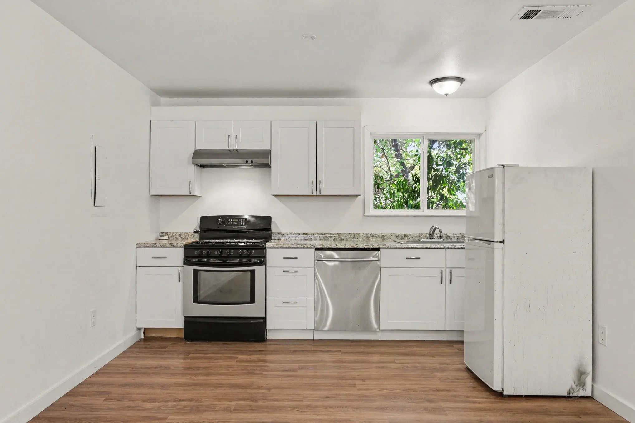 Single Family Residence For Sale in Dallas County , 4109 Keele Drive, Garland, Texas 75041, 5 Bedroom, 3 Bathroom, 2 Garage spaces, 2,630 Sqft, built in 1973, mls#21388358, Real Estate Agent in Garland, Homes For Sale in Dallas county, Homes For Sale in Garland, Realtor in Garland Texas, Real Estate Brokerage Independent Realty Texas, Luminita Cordes Realtor