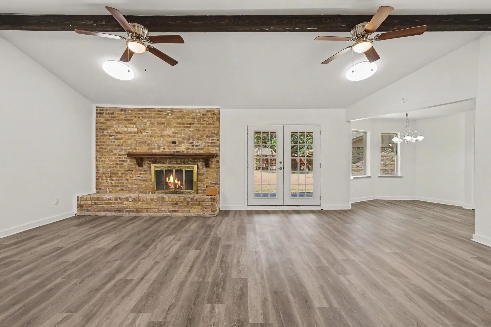Single Family Residence For Sale in Dallas County , 4109 Keele Drive, Garland, Texas 75041, 5 Bedroom, 3 Bathroom, 2 Garage spaces, 2,630 Sqft, built in 1973, mls#21388358, Real Estate Agent in Garland, Homes For Sale in Dallas county, Homes For Sale in Garland, Realtor in Garland Texas, Real Estate Brokerage Independent Realty Texas, Luminita Cordes Realtor