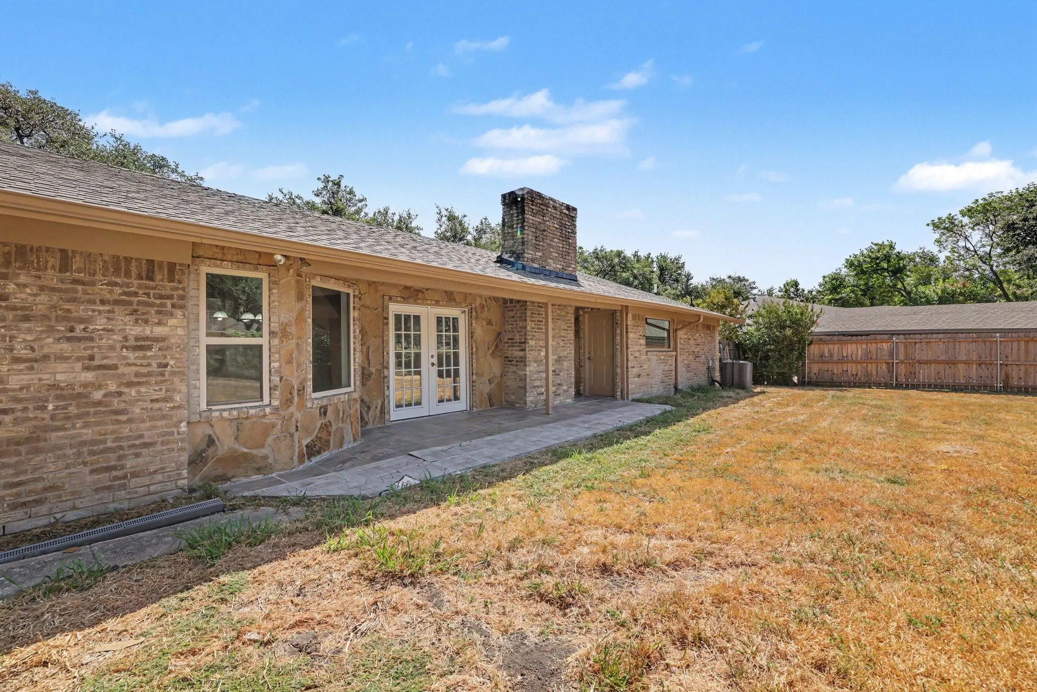 Single Family Residence For Sale in Dallas County , 4109 Keele Drive, Garland, Texas 75041, 5 Bedroom, 3 Bathroom, 2 Garage spaces, 2,630 Sqft, built in 1973, mls#21388358, Real Estate Agent in Garland, Homes For Sale in Dallas county, Homes For Sale in Garland, Realtor in Garland Texas, Real Estate Brokerage Independent Realty Texas, Luminita Cordes Realtor