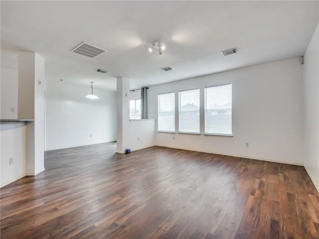 Single Family Residence For Rent in Denton County , 1428 Laurel Hall Lane, Little Elm, Texas 75068, 4 Bedroom, 3 Bathroom, 2 Garage spaces, 2,359 Sqft, built in 2001, mls#21389378, Real Estate Agent in Little Elm, Homes For Rent in Denton county, Homes For Rent in Little Elm, Realtor in Little Elm Texas, Real Estate Brokerage Independent Realty Texas, Luminita Cordes Realtor