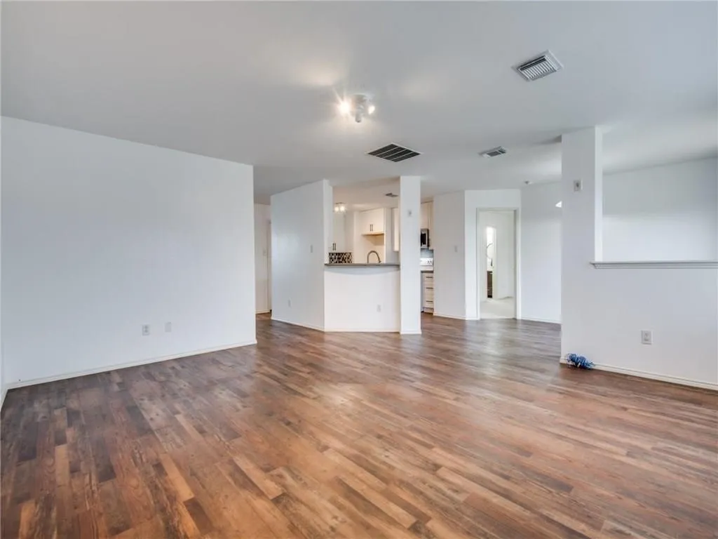 Single Family Residence For Rent in Denton County , 1428 Laurel Hall Lane, Little Elm, Texas 75068, 4 Bedroom, 3 Bathroom, 2 Garage spaces, 2,359 Sqft, built in 2001, mls#21389378, Real Estate Agent in Little Elm, Homes For Rent in Denton county, Homes For Rent in Little Elm, Realtor in Little Elm Texas, Real Estate Brokerage Independent Realty Texas, Luminita Cordes Realtor