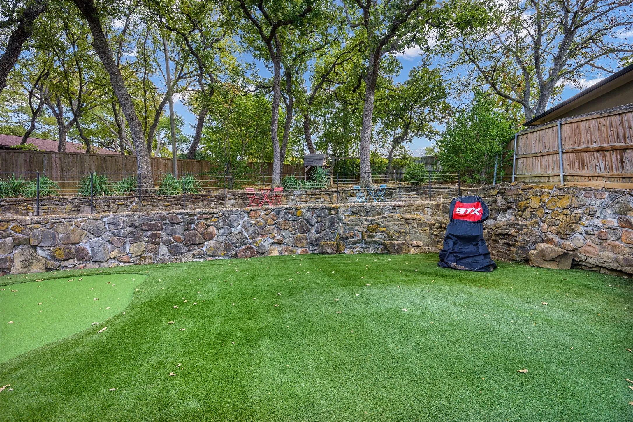 Single Family Residence For Sale in Denton County , 301 Lakeland Drive, Highland Village, Texas 75077, 3 Bedroom, 4 Bathroom, 2 Garage spaces, 3,443 Sqft, built in 1978, mls#21384567, Real Estate Agent in Highland Village, Homes For Sale in Denton county, Homes For Sale in Highland Village, Realtor in Highland Village Texas, Real Estate Brokerage Independent Realty Texas, Luminita Cordes Realtor