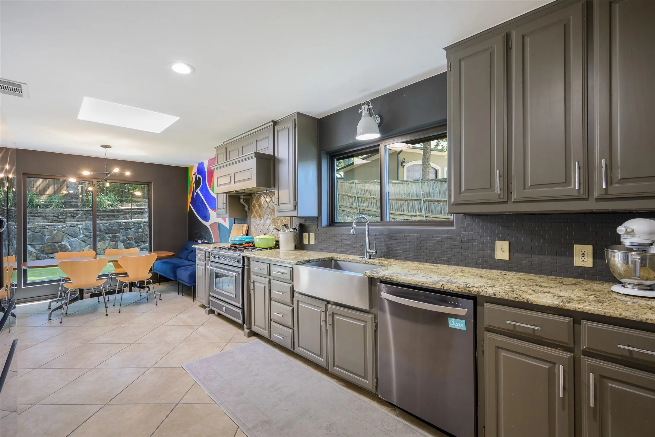 Single Family Residence For Sale in Denton County , 301 Lakeland Drive, Highland Village, Texas 75077, 3 Bedroom, 4 Bathroom, 2 Garage spaces, 3,443 Sqft, built in 1978, mls#21384567, Real Estate Agent in Highland Village, Homes For Sale in Denton county, Homes For Sale in Highland Village, Realtor in Highland Village Texas, Real Estate Brokerage Independent Realty Texas, Luminita Cordes Realtor