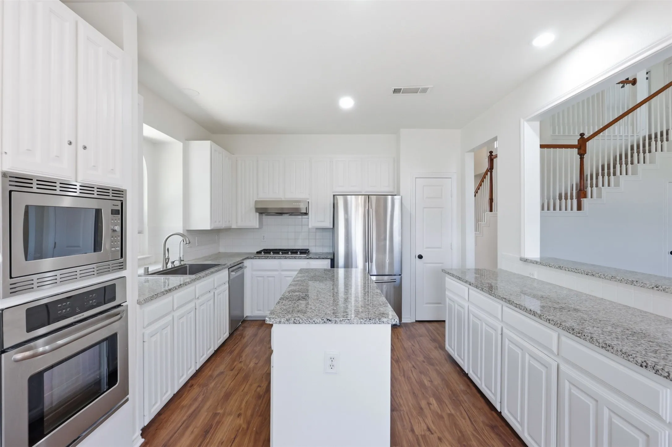 Single Family Residence For Sale in Collin County , 8117 Case Drive, Plano, Texas 75025, 5 Bedroom, 3 Bathroom, 2 Garage spaces, 2,576 Sqft, built in 1995, mls#21386938, Real Estate Agent in Plano, Homes For Sale in Collin county, Homes For Sale in Plano, Realtor in Plano Texas, Real Estate Brokerage Independent Realty Texas, Luminita Cordes Realtor