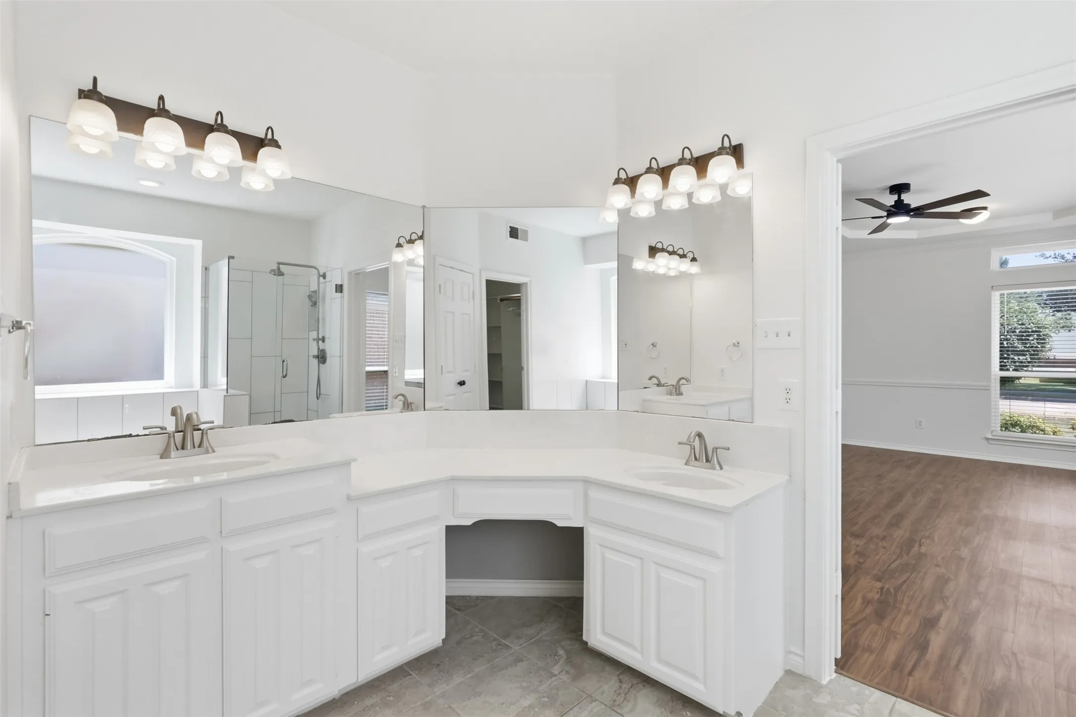Single Family Residence For Sale in Collin County , 8117 Case Drive, Plano, Texas 75025, 5 Bedroom, 3 Bathroom, 2 Garage spaces, 2,576 Sqft, built in 1995, mls#21386938, Real Estate Agent in Plano, Homes For Sale in Collin county, Homes For Sale in Plano, Realtor in Plano Texas, Real Estate Brokerage Independent Realty Texas, Luminita Cordes Realtor