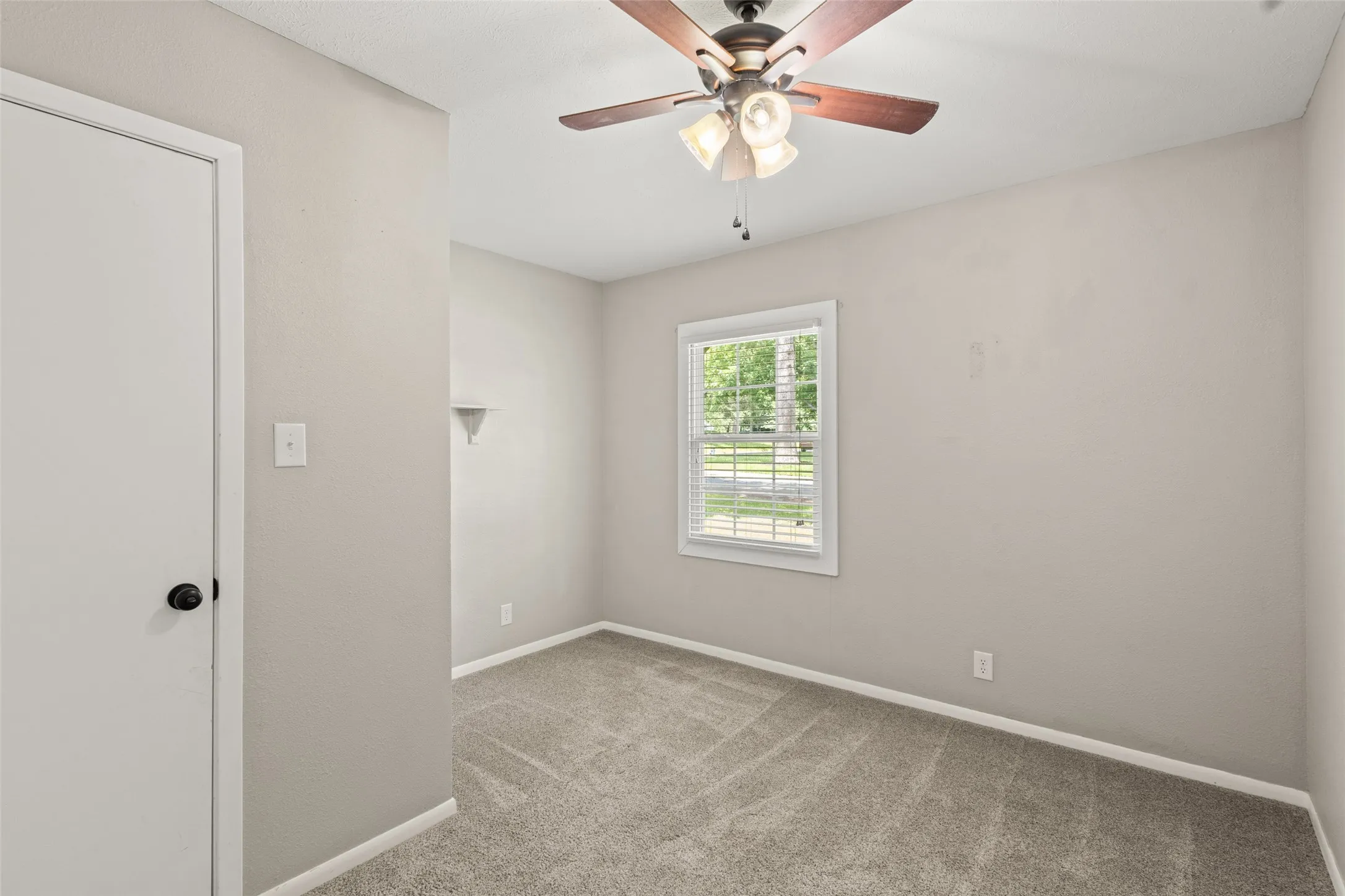 Single Family Residence For Sale in Upshur County , 801 Park, Gilmer, Texas 75644, 3 Bedroom, 2 Bathroom, 2 Garage spaces, 2,086 Sqft, built in 1963, mls#21389382, Real Estate Agent in Gilmer, Homes For Sale in Upshur county, Homes For Sale in Gilmer, Realtor in Gilmer Texas, Real Estate Brokerage Independent Realty Texas, Luminita Cordes Realtor