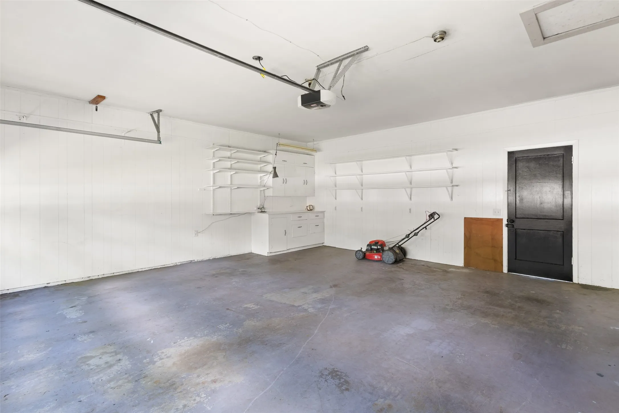 Single Family Residence For Sale in Upshur County , 801 Park, Gilmer, Texas 75644, 3 Bedroom, 2 Bathroom, 2 Garage spaces, 2,086 Sqft, built in 1963, mls#21389382, Real Estate Agent in Gilmer, Homes For Sale in Upshur county, Homes For Sale in Gilmer, Realtor in Gilmer Texas, Real Estate Brokerage Independent Realty Texas, Luminita Cordes Realtor