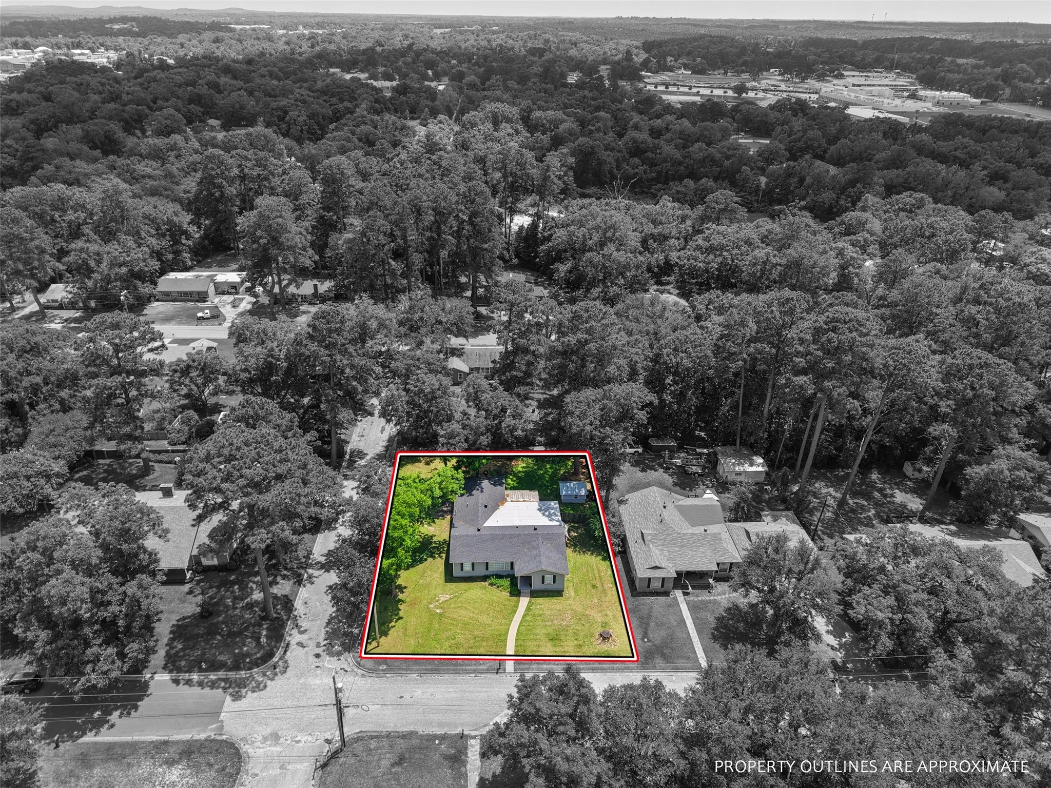 Single Family Residence For Sale in Upshur County , 801 Park, Gilmer, Texas 75644, 3 Bedroom, 2 Bathroom, 2 Garage spaces, 2,086 Sqft, built in 1963, mls#21389382, Real Estate Agent in Gilmer, Homes For Sale in Upshur county, Homes For Sale in Gilmer, Realtor in Gilmer Texas, Real Estate Brokerage Independent Realty Texas, Luminita Cordes Realtor