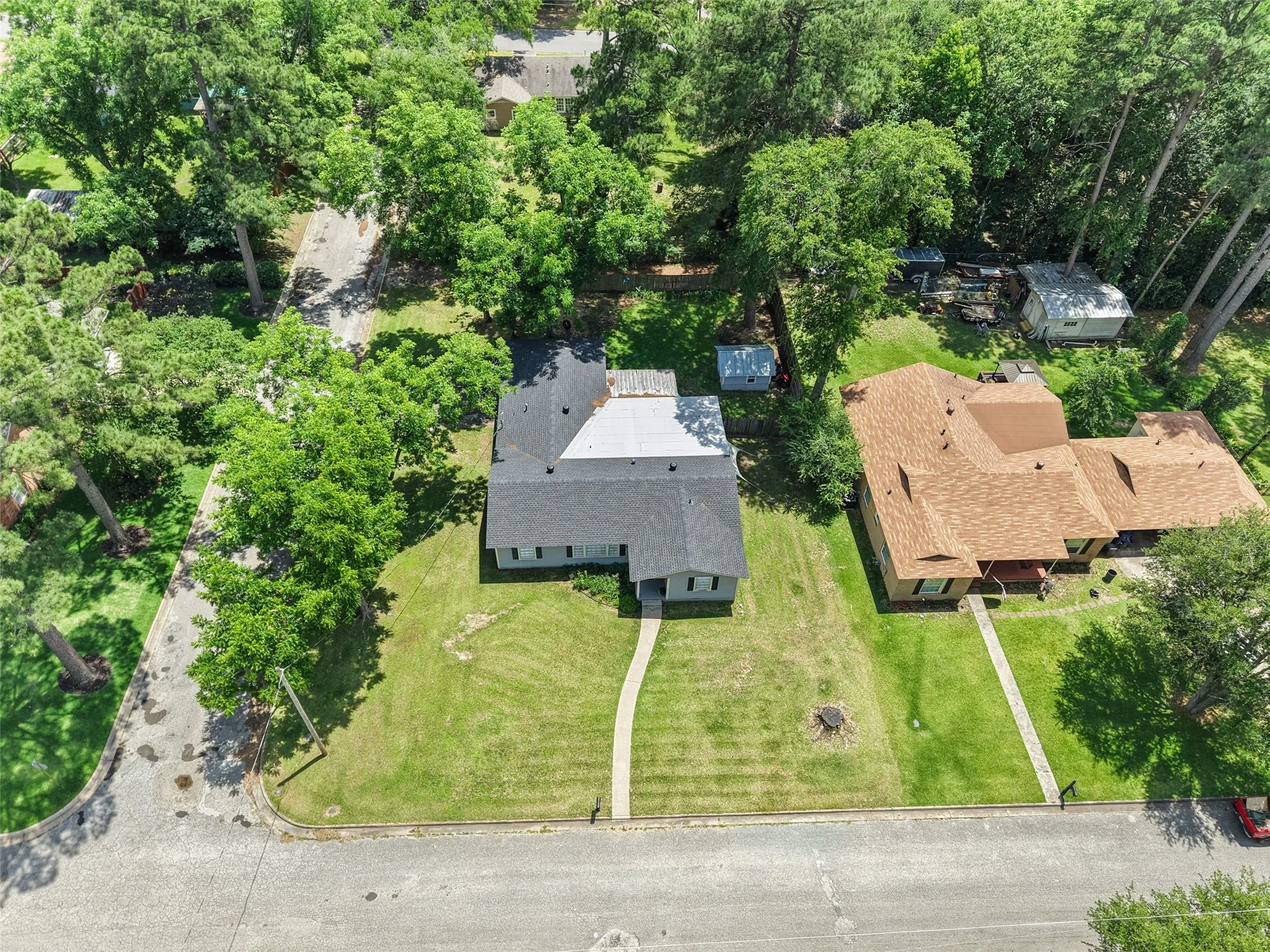 Single Family Residence For Sale in Upshur County , 801 Park, Gilmer, Texas 75644, 3 Bedroom, 2 Bathroom, 2 Garage spaces, 2,086 Sqft, built in 1963, mls#21389382, Real Estate Agent in Gilmer, Homes For Sale in Upshur county, Homes For Sale in Gilmer, Realtor in Gilmer Texas, Real Estate Brokerage Independent Realty Texas, Luminita Cordes Realtor