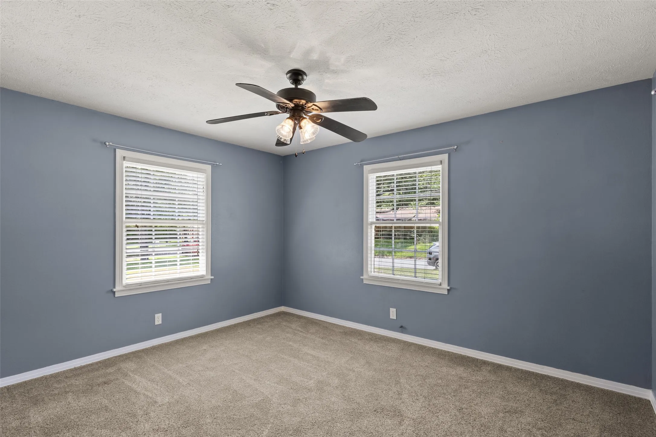 Single Family Residence For Sale in Upshur County , 801 Park, Gilmer, Texas 75644, 3 Bedroom, 2 Bathroom, 2 Garage spaces, 2,086 Sqft, built in 1963, mls#21389382, Real Estate Agent in Gilmer, Homes For Sale in Upshur county, Homes For Sale in Gilmer, Realtor in Gilmer Texas, Real Estate Brokerage Independent Realty Texas, Luminita Cordes Realtor