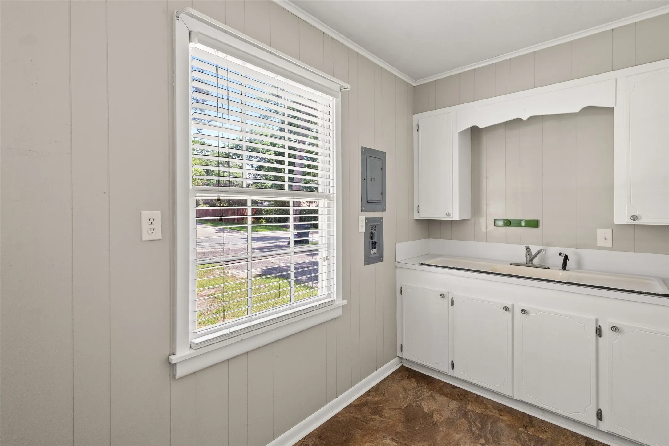 Single Family Residence For Sale in Upshur County , 801 Park, Gilmer, Texas 75644, 3 Bedroom, 2 Bathroom, 2 Garage spaces, 2,086 Sqft, built in 1963, mls#21389382, Real Estate Agent in Gilmer, Homes For Sale in Upshur county, Homes For Sale in Gilmer, Realtor in Gilmer Texas, Real Estate Brokerage Independent Realty Texas, Luminita Cordes Realtor