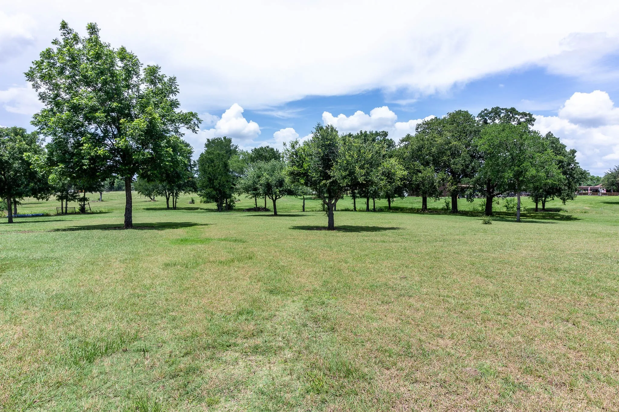 Single Family Residence For Sale in Kaufman County , 11171 FM 3094, Scurry, Texas 75158, 3 Bedroom, 2 Bathroom, 2 Garage spaces, 1,621 Sqft, built in 2015, mls#21386672, Real Estate Agent in Scurry, Homes For Sale in Kaufman county, Homes For Sale in Scurry, Realtor in Scurry Texas, Real Estate Brokerage Independent Realty Texas, Luminita Cordes Realtor