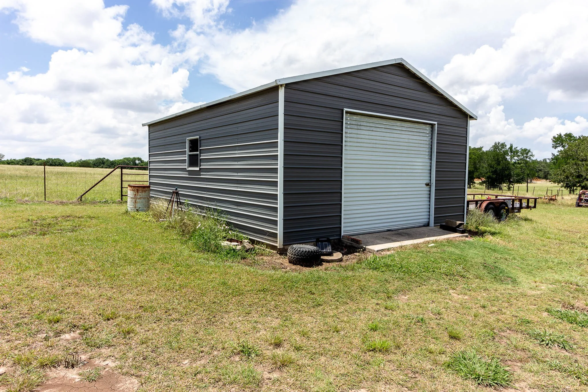 Single Family Residence For Sale in Kaufman County , 11171 FM 3094, Scurry, Texas 75158, 3 Bedroom, 2 Bathroom, 2 Garage spaces, 1,621 Sqft, built in 2015, mls#21386672, Real Estate Agent in Scurry, Homes For Sale in Kaufman county, Homes For Sale in Scurry, Realtor in Scurry Texas, Real Estate Brokerage Independent Realty Texas, Luminita Cordes Realtor