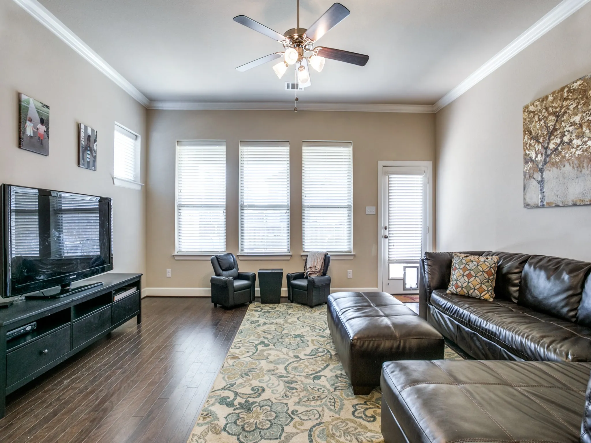 Single Family Residence For Rent in Tarrant County , 1010 Crystal Oak Lane, Arlington, Texas 76005, 3 Bedroom, 3 Bathroom, 2 Garage spaces, 2,990 Sqft, built in 2013, mls#21389281, Real Estate Agent in Arlington, Homes For Rent in Tarrant county, Homes For Rent in Arlington, Realtor in Arlington Texas, Real Estate Brokerage Independent Realty Texas, Luminita Cordes Realtor