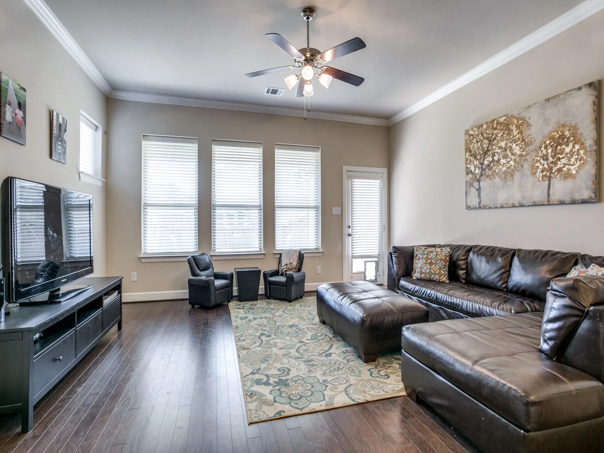 Single Family Residence For Rent in Tarrant County , 1010 Crystal Oak Lane, Arlington, Texas 76005, 3 Bedroom, 3 Bathroom, 2 Garage spaces, 2,990 Sqft, built in 2013, mls#21389281, Real Estate Agent in Arlington, Homes For Rent in Tarrant county, Homes For Rent in Arlington, Realtor in Arlington Texas, Real Estate Brokerage Independent Realty Texas, Luminita Cordes Realtor