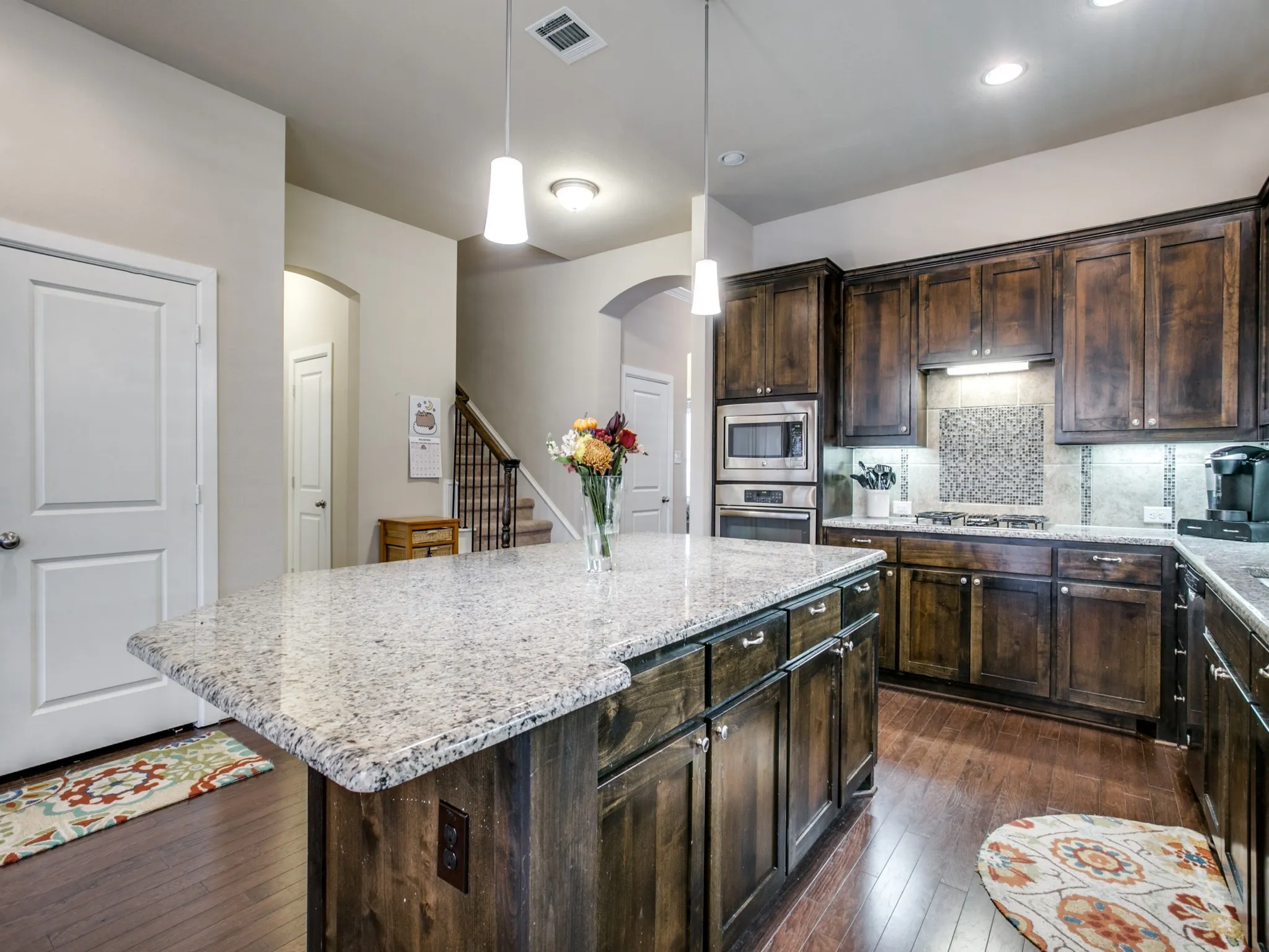 Single Family Residence For Rent in Tarrant County , 1010 Crystal Oak Lane, Arlington, Texas 76005, 3 Bedroom, 3 Bathroom, 2 Garage spaces, 2,990 Sqft, built in 2013, mls#21389281, Real Estate Agent in Arlington, Homes For Rent in Tarrant county, Homes For Rent in Arlington, Realtor in Arlington Texas, Real Estate Brokerage Independent Realty Texas, Luminita Cordes Realtor