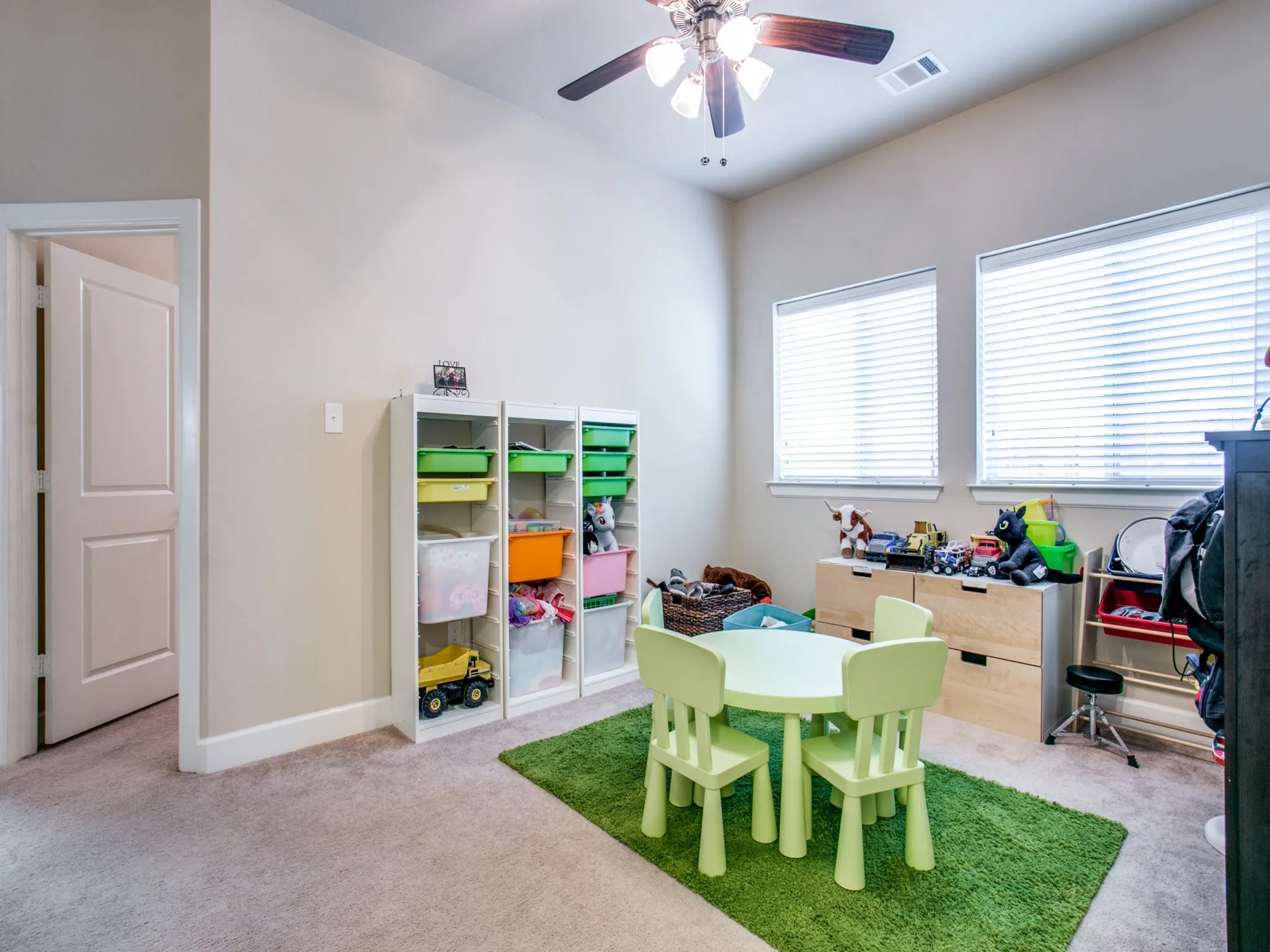Single Family Residence For Rent in Tarrant County , 1010 Crystal Oak Lane, Arlington, Texas 76005, 3 Bedroom, 3 Bathroom, 2 Garage spaces, 2,990 Sqft, built in 2013, mls#21389281, Real Estate Agent in Arlington, Homes For Rent in Tarrant county, Homes For Rent in Arlington, Realtor in Arlington Texas, Real Estate Brokerage Independent Realty Texas, Luminita Cordes Realtor