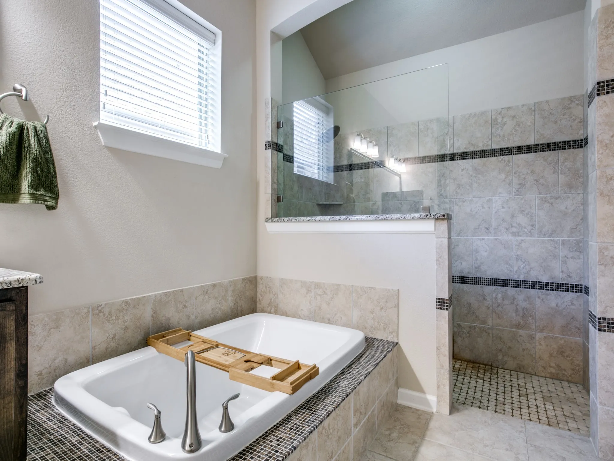 Single Family Residence For Rent in Tarrant County , 1010 Crystal Oak Lane, Arlington, Texas 76005, 3 Bedroom, 3 Bathroom, 2 Garage spaces, 2,990 Sqft, built in 2013, mls#21389281, Real Estate Agent in Arlington, Homes For Rent in Tarrant county, Homes For Rent in Arlington, Realtor in Arlington Texas, Real Estate Brokerage Independent Realty Texas, Luminita Cordes Realtor