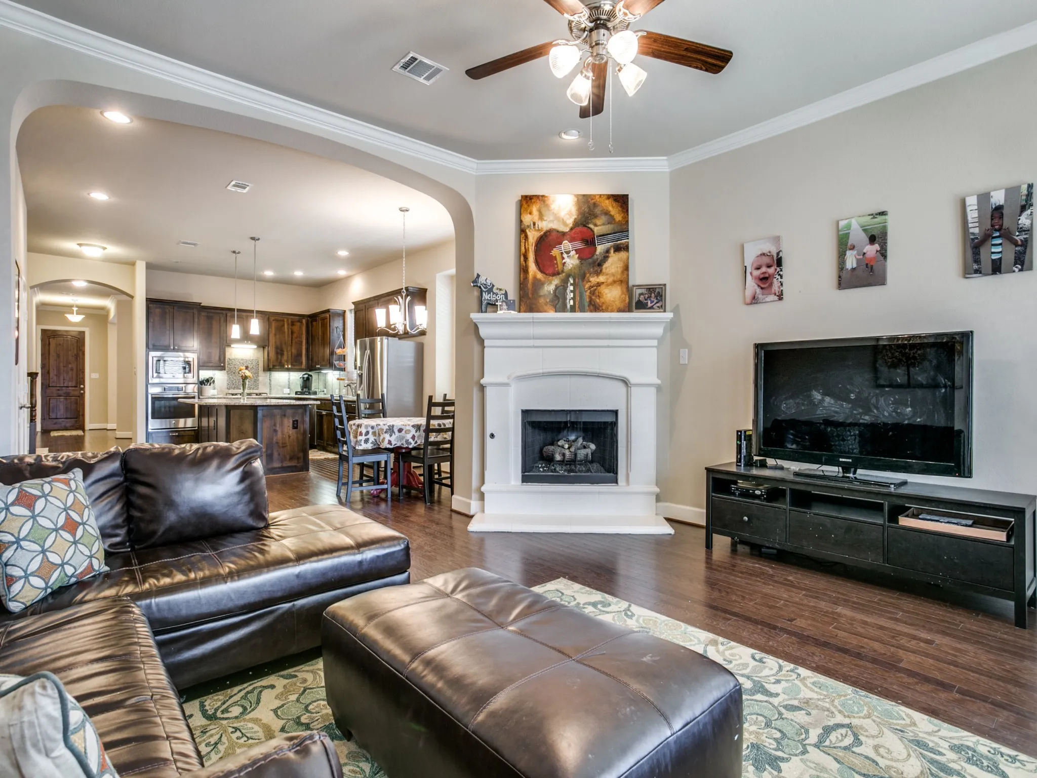 Single Family Residence For Rent in Tarrant County , 1010 Crystal Oak Lane, Arlington, Texas 76005, 3 Bedroom, 3 Bathroom, 2 Garage spaces, 2,990 Sqft, built in 2013, mls#21389281, Real Estate Agent in Arlington, Homes For Rent in Tarrant county, Homes For Rent in Arlington, Realtor in Arlington Texas, Real Estate Brokerage Independent Realty Texas, Luminita Cordes Realtor