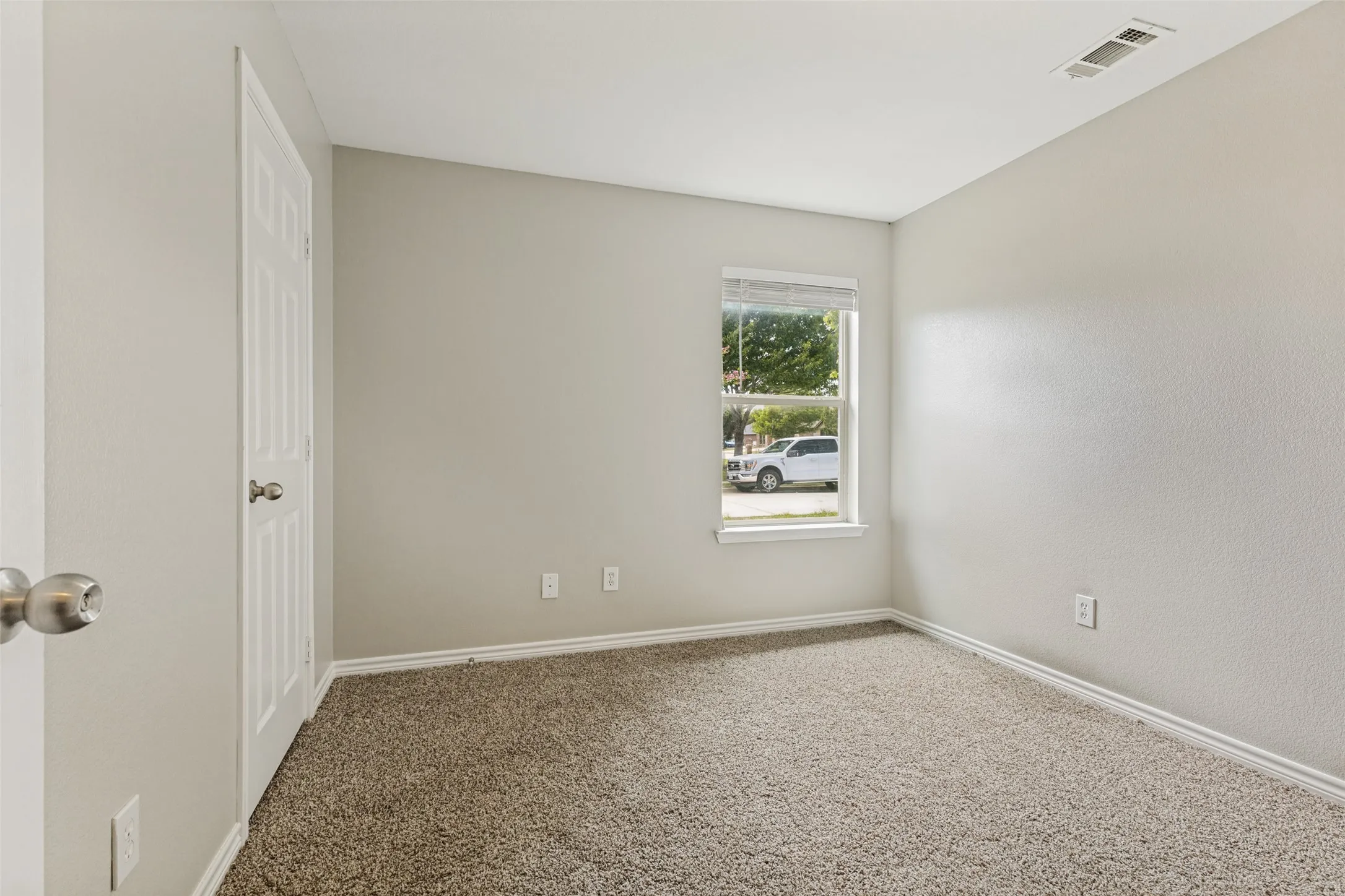 Single Family Residence For Rent in Tarrant County , 417 Brookhollow Lane, Saginaw, Texas 76131, 3 Bedroom, 2 Bathroom, 2 Garage spaces, 1,614 Sqft, built in 2010, mls#21389385, Real Estate Agent in Saginaw, Homes For Rent in Tarrant county, Homes For Rent in Saginaw, Realtor in Saginaw Texas, Real Estate Brokerage Independent Realty Texas, Luminita Cordes Realtor