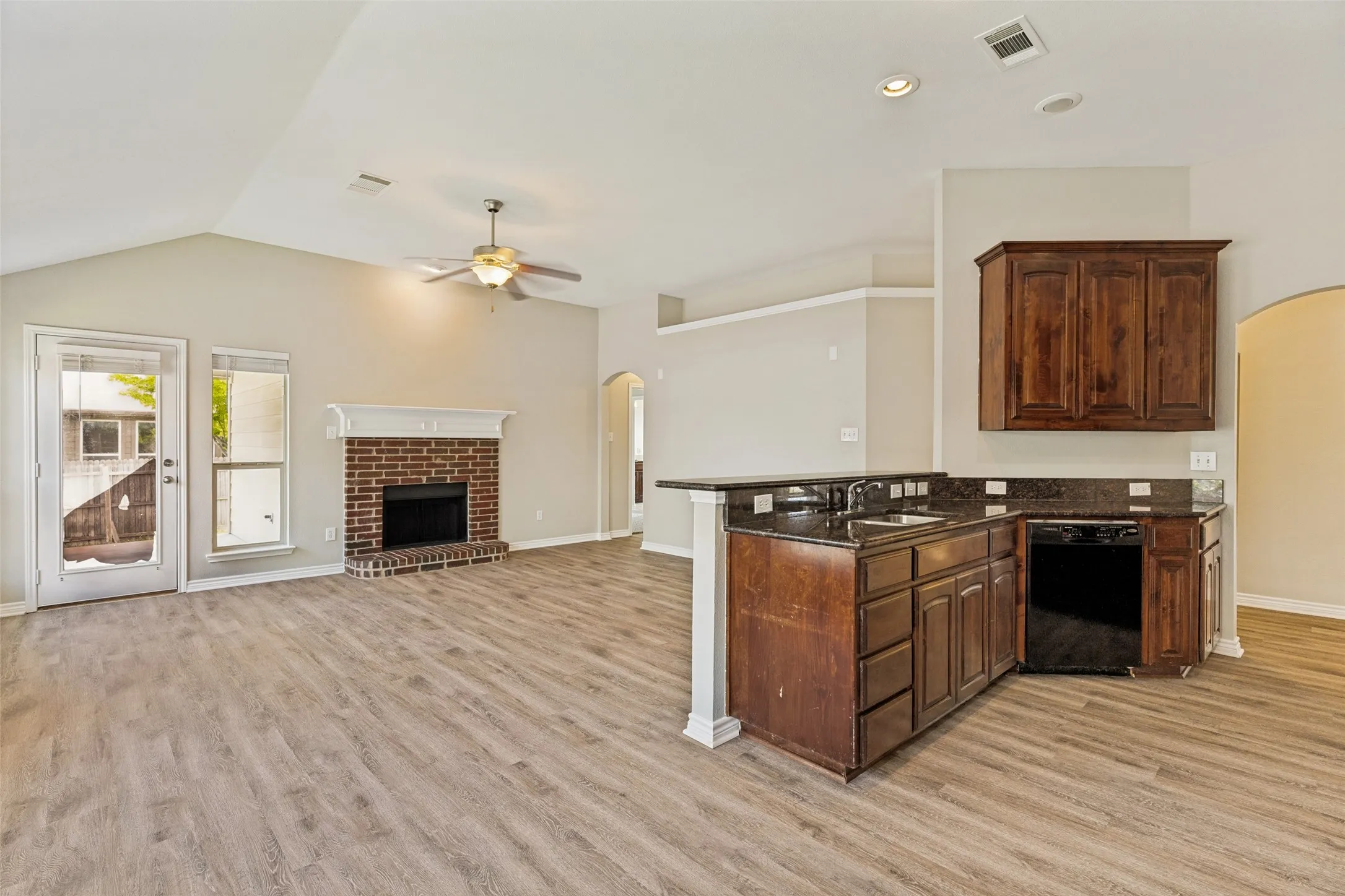 Single Family Residence For Rent in Tarrant County , 417 Brookhollow Lane, Saginaw, Texas 76131, 3 Bedroom, 2 Bathroom, 2 Garage spaces, 1,614 Sqft, built in 2010, mls#21389385, Real Estate Agent in Saginaw, Homes For Rent in Tarrant county, Homes For Rent in Saginaw, Realtor in Saginaw Texas, Real Estate Brokerage Independent Realty Texas, Luminita Cordes Realtor