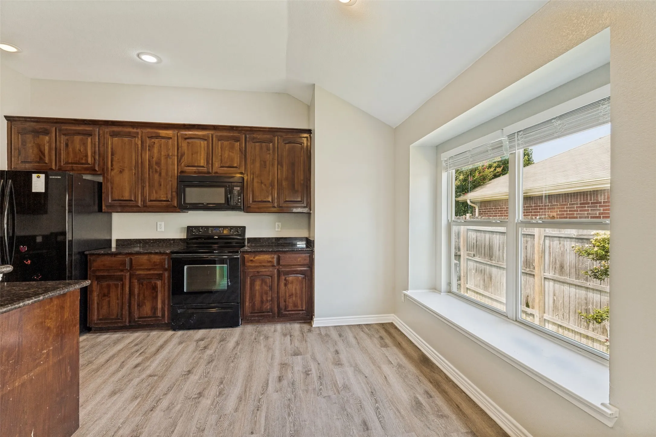 Single Family Residence For Rent in Tarrant County , 417 Brookhollow Lane, Saginaw, Texas 76131, 3 Bedroom, 2 Bathroom, 2 Garage spaces, 1,614 Sqft, built in 2010, mls#21389385, Real Estate Agent in Saginaw, Homes For Rent in Tarrant county, Homes For Rent in Saginaw, Realtor in Saginaw Texas, Real Estate Brokerage Independent Realty Texas, Luminita Cordes Realtor