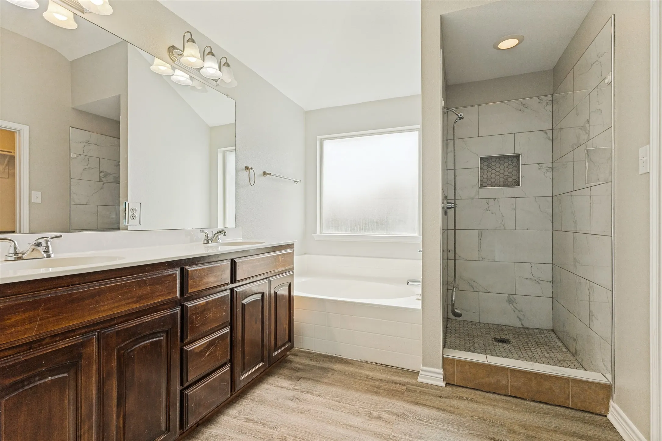 Single Family Residence For Rent in Tarrant County , 417 Brookhollow Lane, Saginaw, Texas 76131, 3 Bedroom, 2 Bathroom, 2 Garage spaces, 1,614 Sqft, built in 2010, mls#21389385, Real Estate Agent in Saginaw, Homes For Rent in Tarrant county, Homes For Rent in Saginaw, Realtor in Saginaw Texas, Real Estate Brokerage Independent Realty Texas, Luminita Cordes Realtor